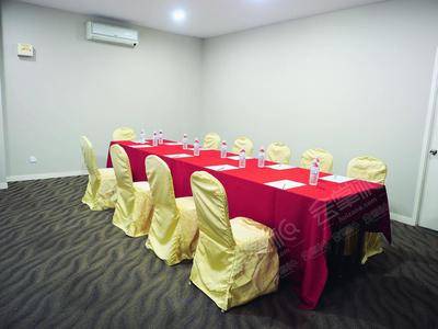 吉隆坡达马斯套房及公寓式酒店(Damas Suites & Residences Kuala Lumpur)商务